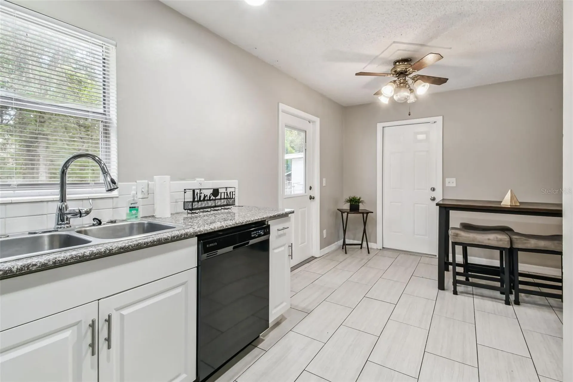 4419 Dolphin Drive Tampa FL 33617