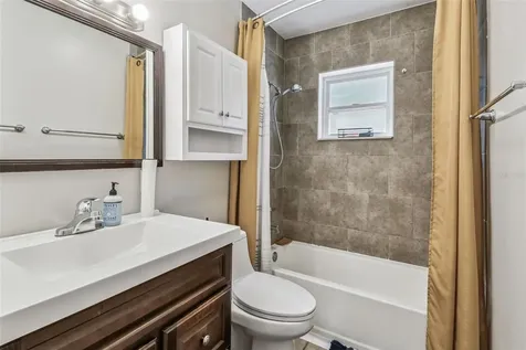 4419 Dolphin Drive Tampa FL 33617