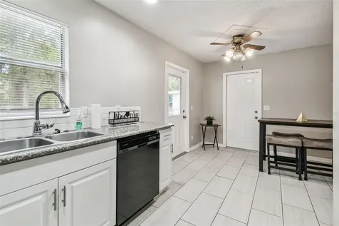 4419 Dolphin Drive Tampa FL 33617