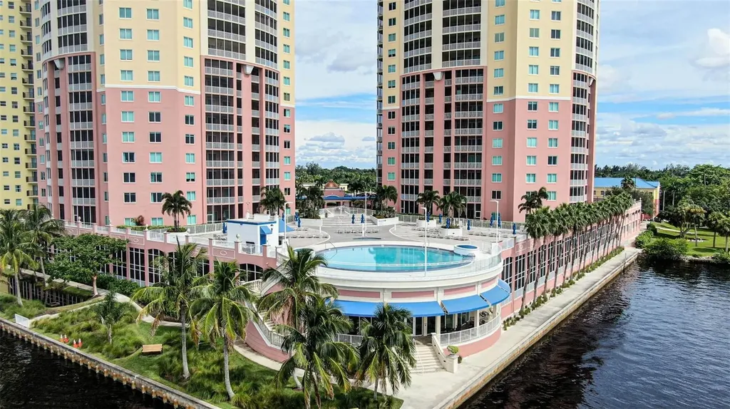 2743 1st Street Fort Myers FL 33916