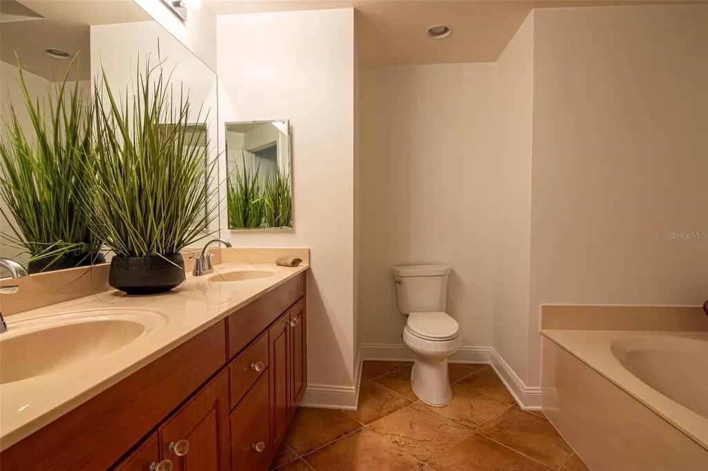 2743 1st Street Fort Myers FL 33916