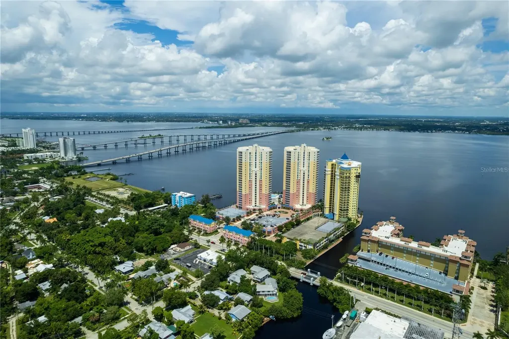 2743 1st Street Fort Myers FL 33916