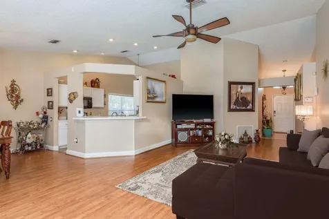 1786 Biarritz Circle Tarpon Springs FL 34689