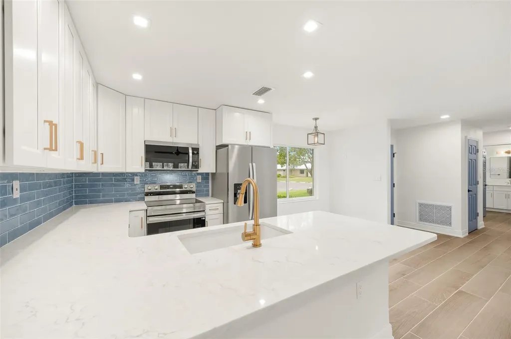 11254 W Bayshore Drive Crystal River FL 34429