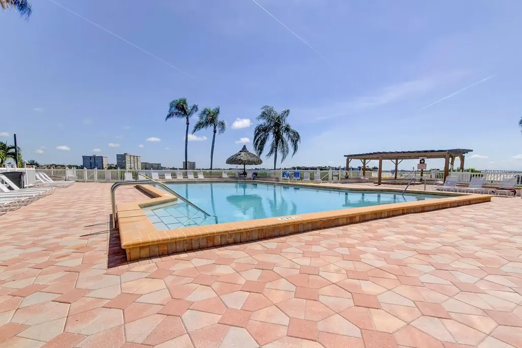 6218 Palma Del Mar Boulevard S St Petersburg FL 33715