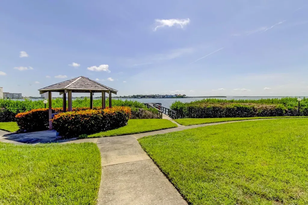 6218 Palma Del Mar Boulevard S St Petersburg FL 33715