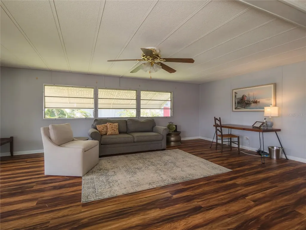 217 Seagull Drive Tarpon Springs FL 34689