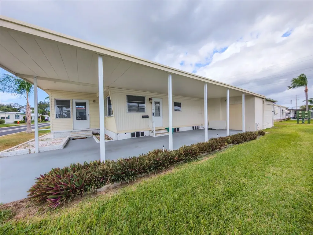 217 Seagull Drive Tarpon Springs FL 34689
