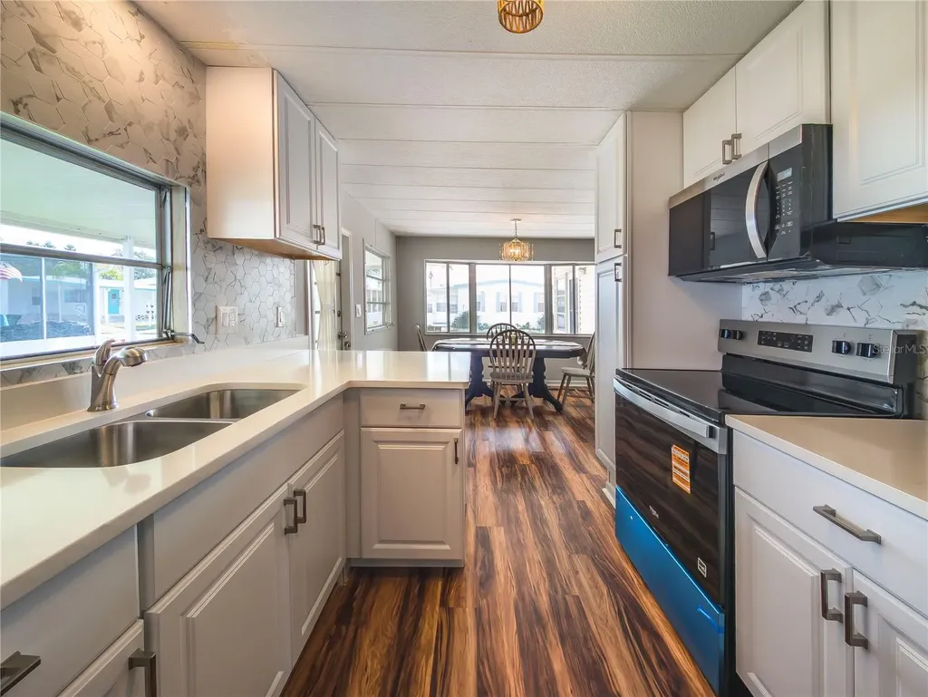 217 Seagull Drive Tarpon Springs FL 34689