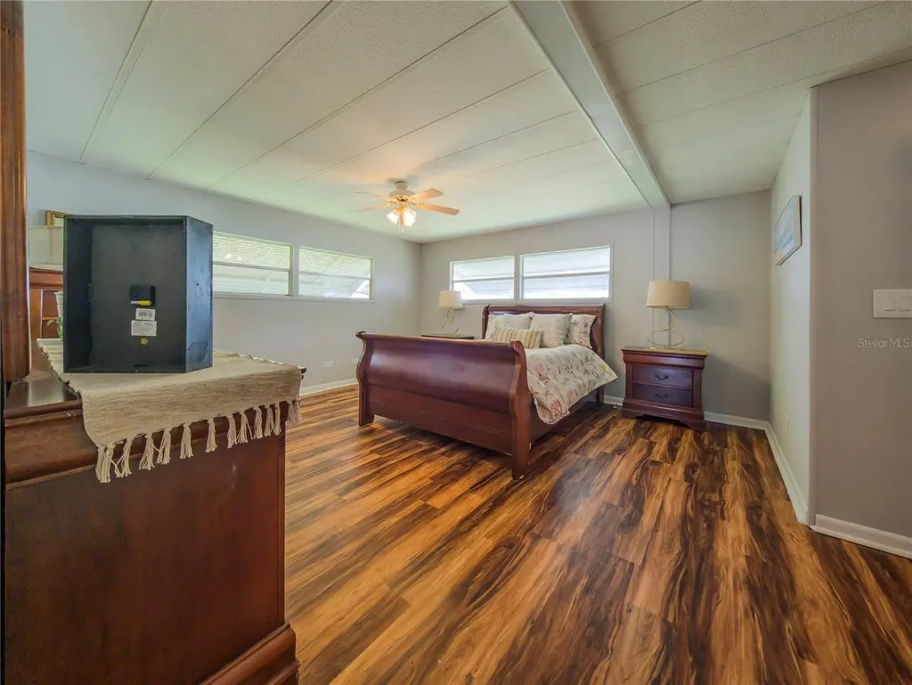 217 Seagull Drive Tarpon Springs FL 34689
