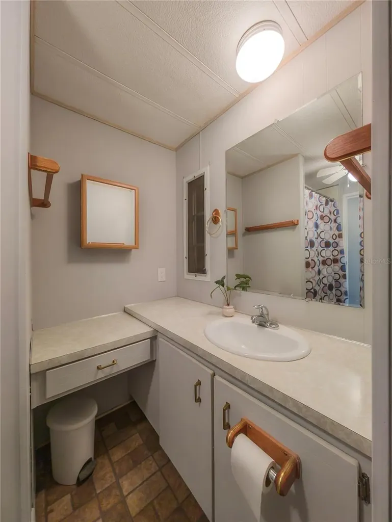 217 Seagull Drive Tarpon Springs FL 34689