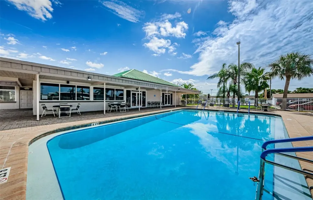 217 Seagull Drive Tarpon Springs FL 34689