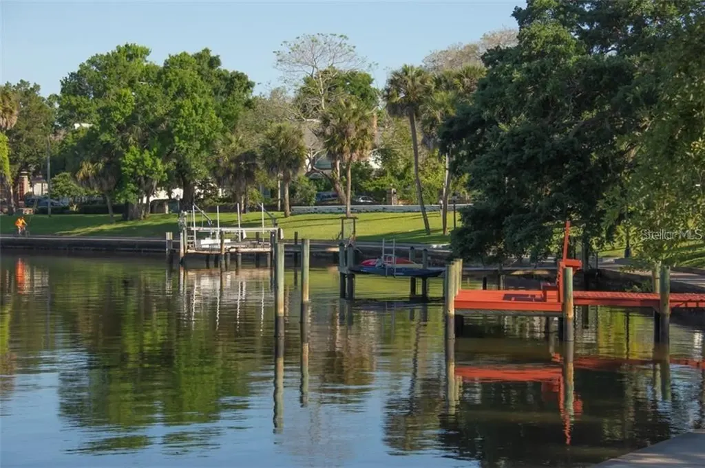 217 Seagull Drive Tarpon Springs FL 34689