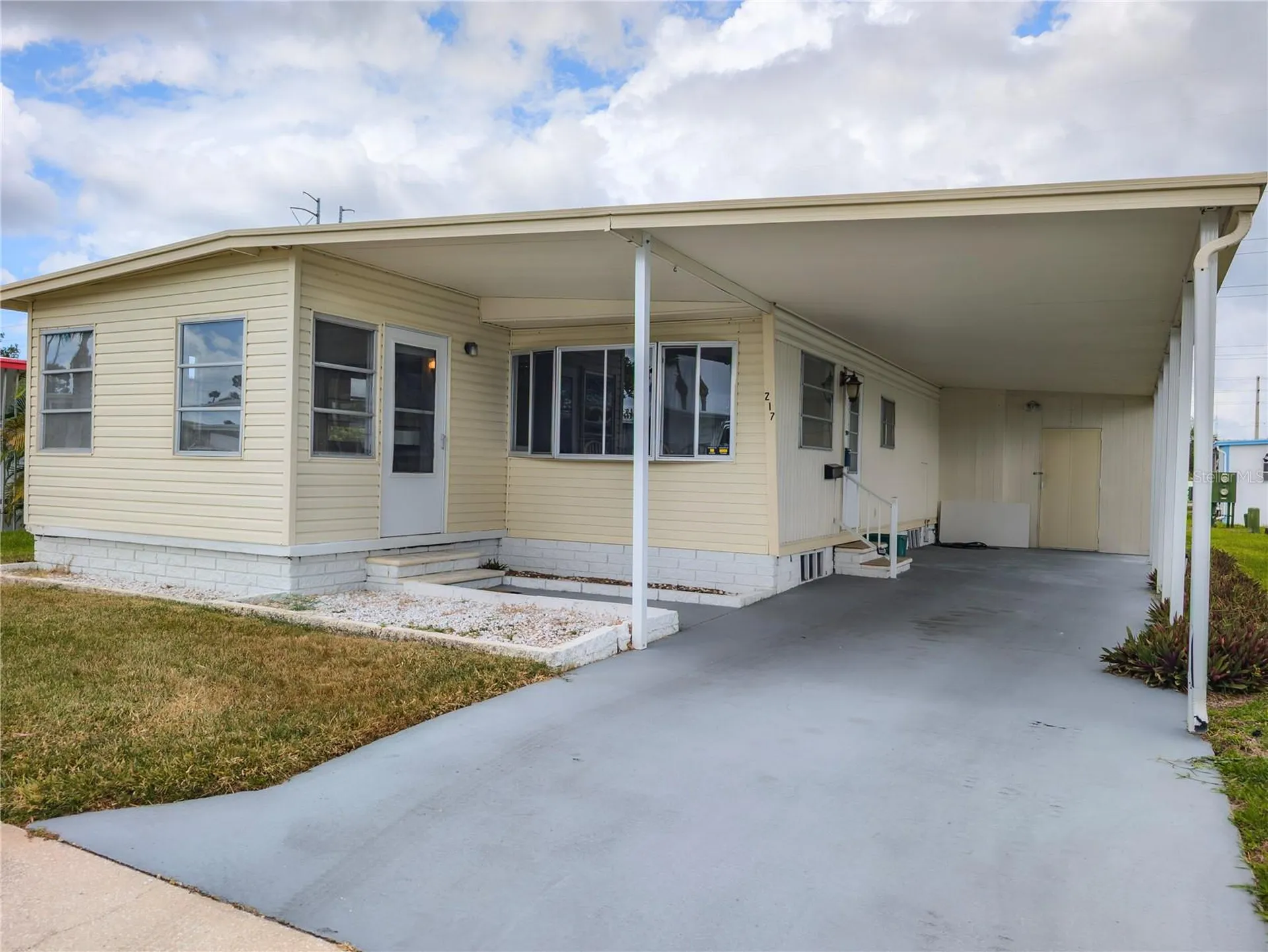 217 Seagull Drive Tarpon Springs FL 34689