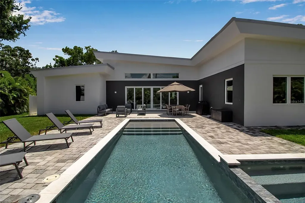 2231 Wood Street Sarasota FL 34237