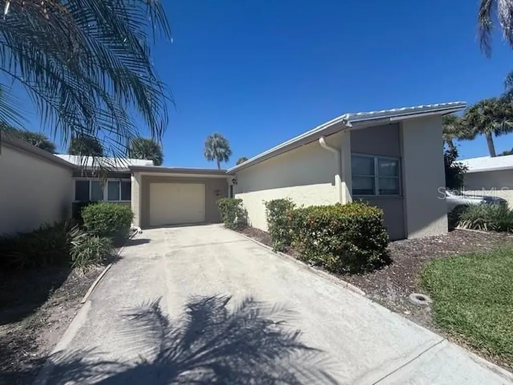 143 Whispering Sands Drive Sarasota FL 34242