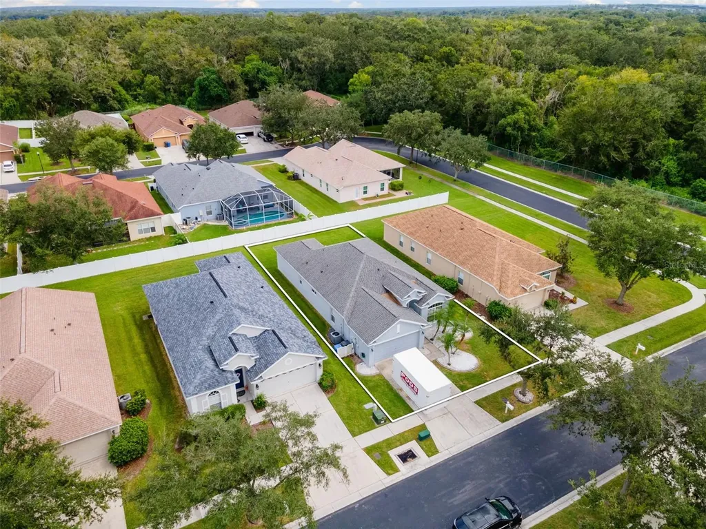 1005 Crystal Carbon Way Valrico FL 33594