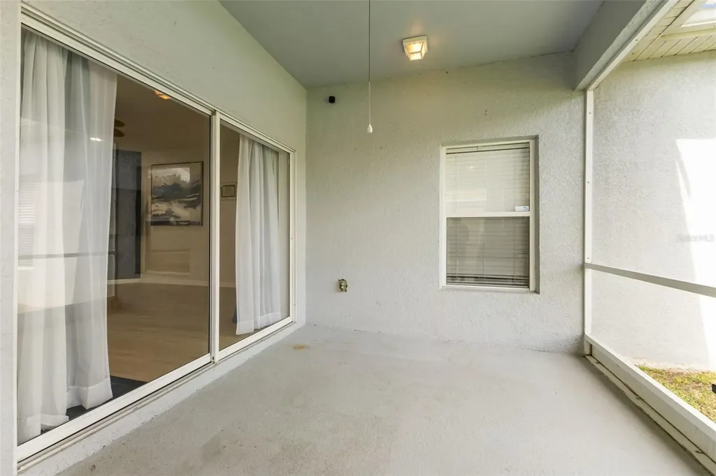 1005 Crystal Carbon Way Valrico FL 33594