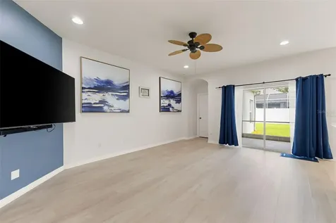 1005 Crystal Carbon Way Valrico FL 33594