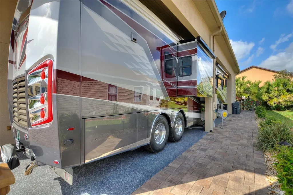 416 Motorcoach Drive S Polk City FL 33868