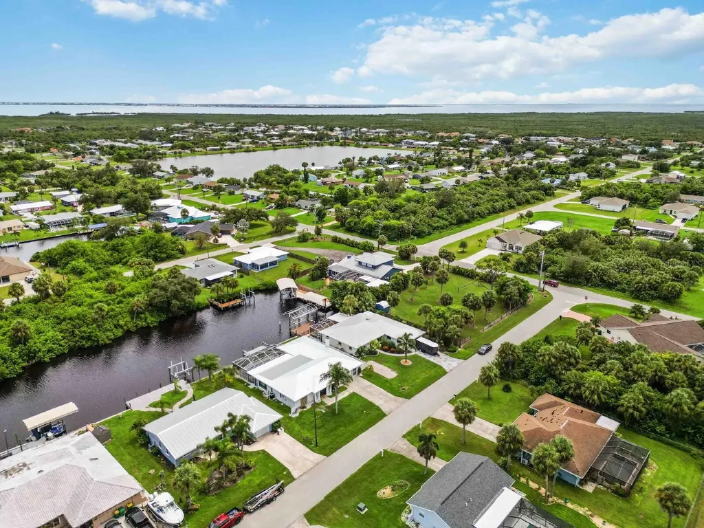 18606 Briggs Circle Port Charlotte FL 33948