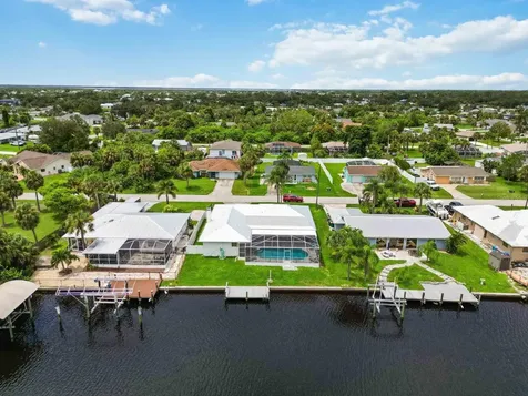 18606 Briggs Circle Port Charlotte FL 33948