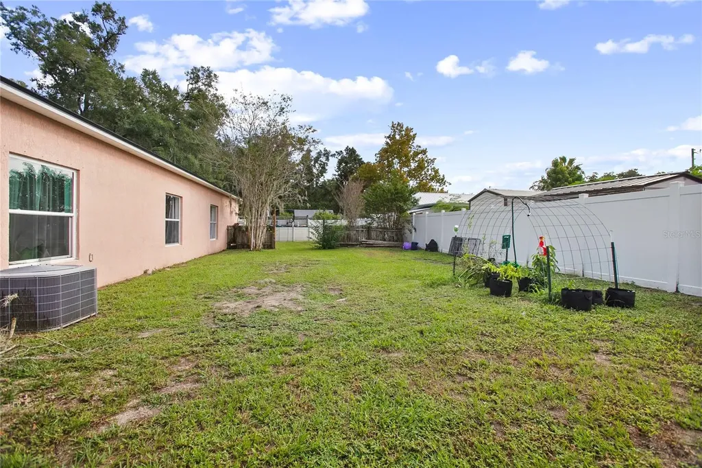 516 Grace Avenue Deland FL 32724