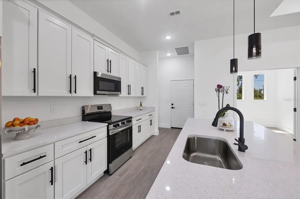 10 Mast Drive Placida FL 33946