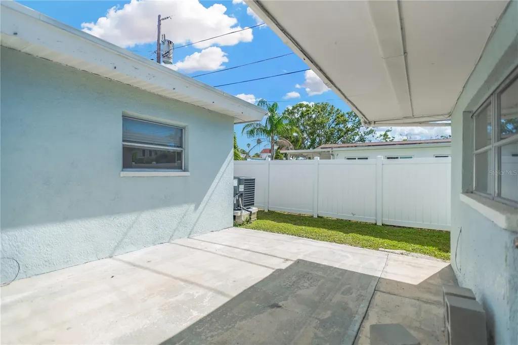 16214 3rd Street E Redington Beach FL 33708