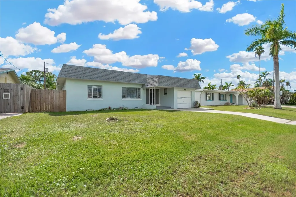 16214 3rd Street E Redington Beach FL 33708