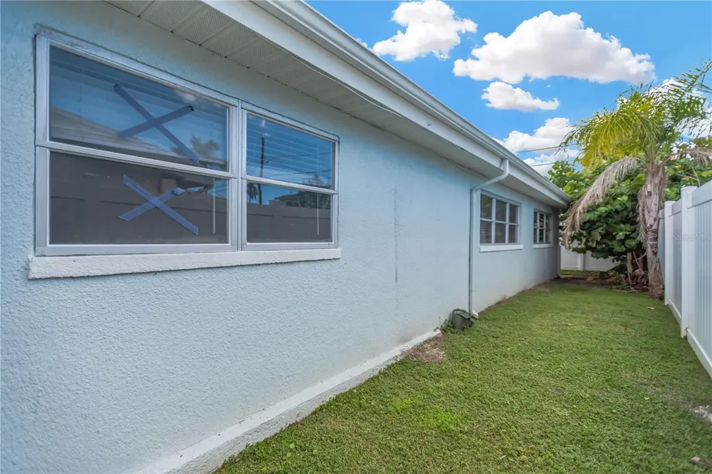 16214 3rd Street E Redington Beach FL 33708