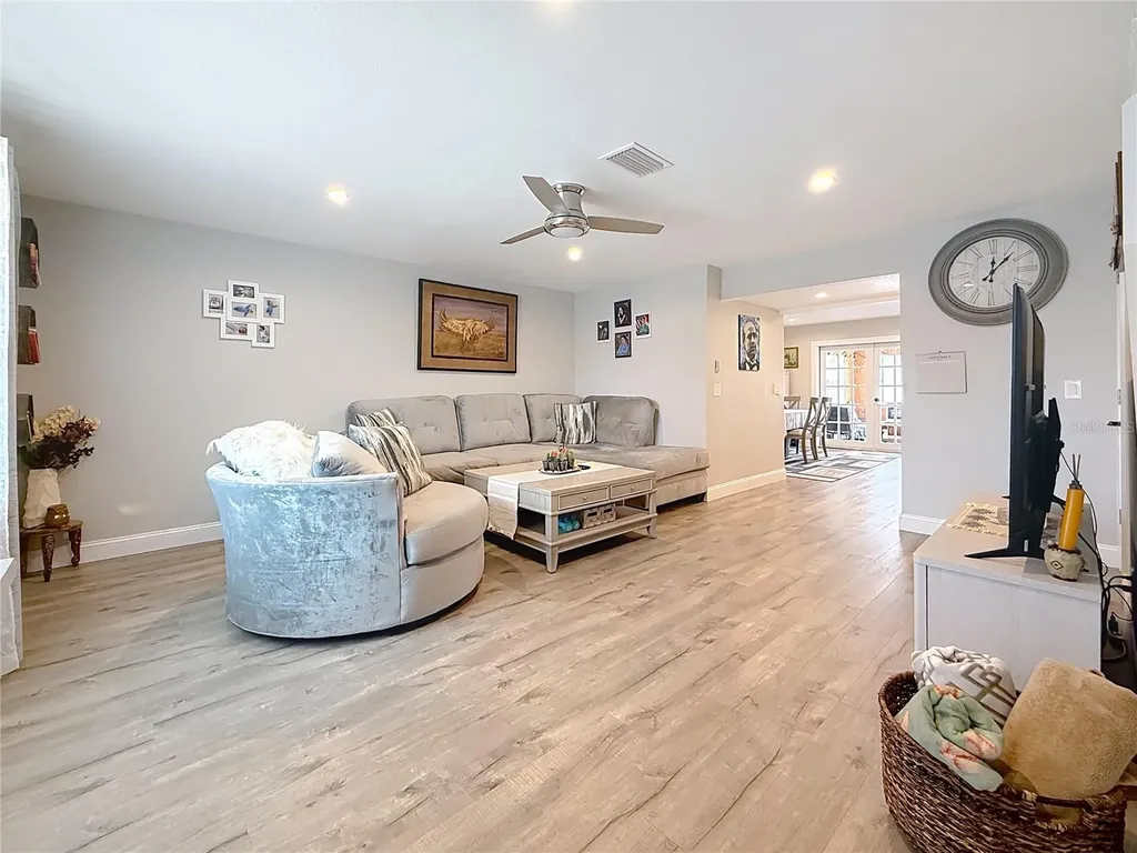 802 Mindy Court Largo FL 33771