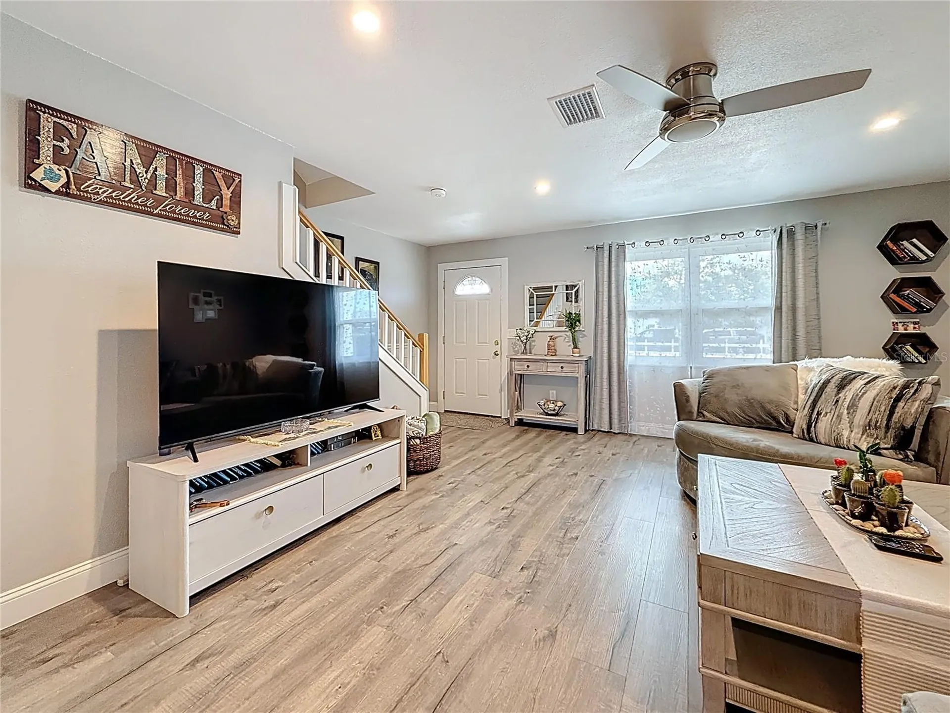 802 Mindy Court Largo FL 33771