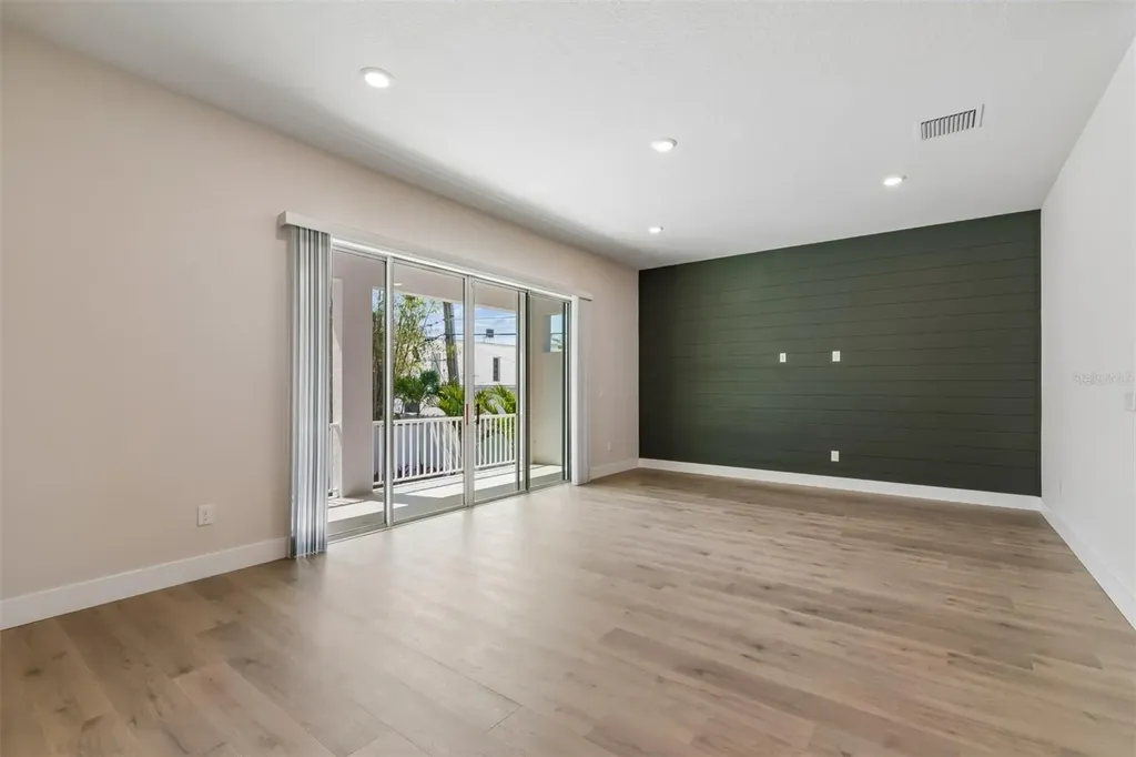 4718 W Kensington Avenue Tampa FL 33629
