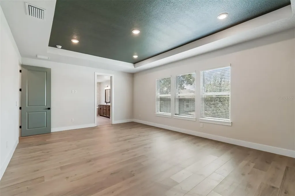 4718 W Kensington Avenue Tampa FL 33629