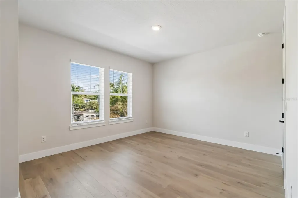4718 W Kensington Avenue Tampa FL 33629