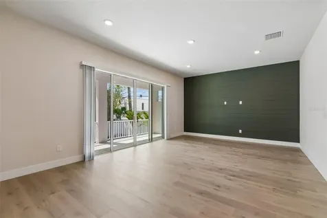 4718 W Kensington Avenue Tampa FL 33629