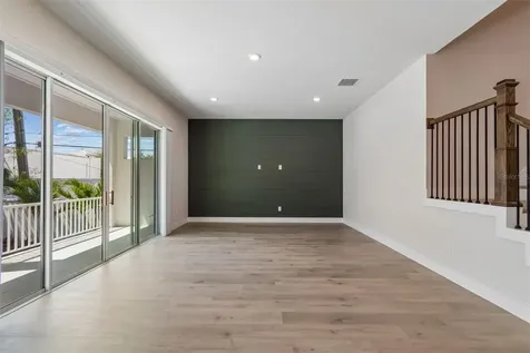 4718 W Kensington Avenue Tampa FL 33629