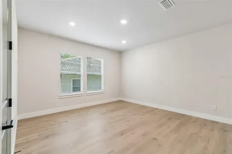 4718 W Kensington Avenue Tampa FL 33629