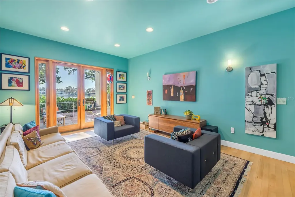 838 Monterey Boulevard NE St Petersburg FL 33704