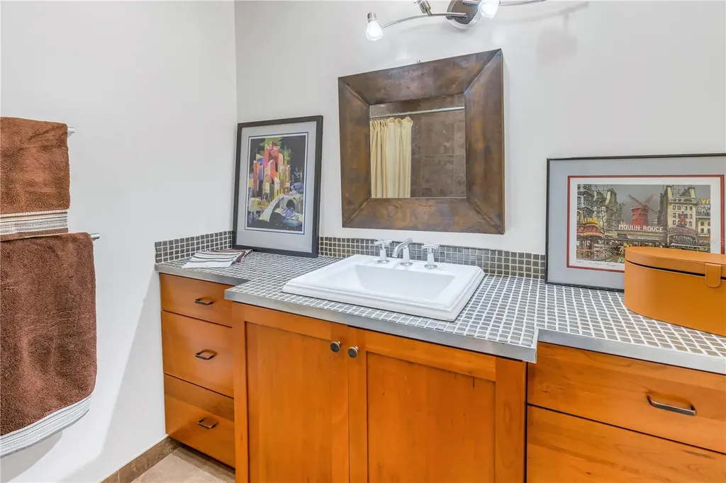 838 Monterey Boulevard NE St Petersburg FL 33704