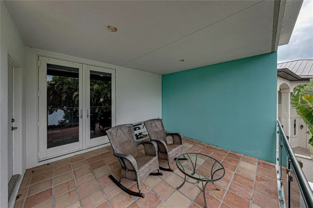 838 Monterey Boulevard NE St Petersburg FL 33704