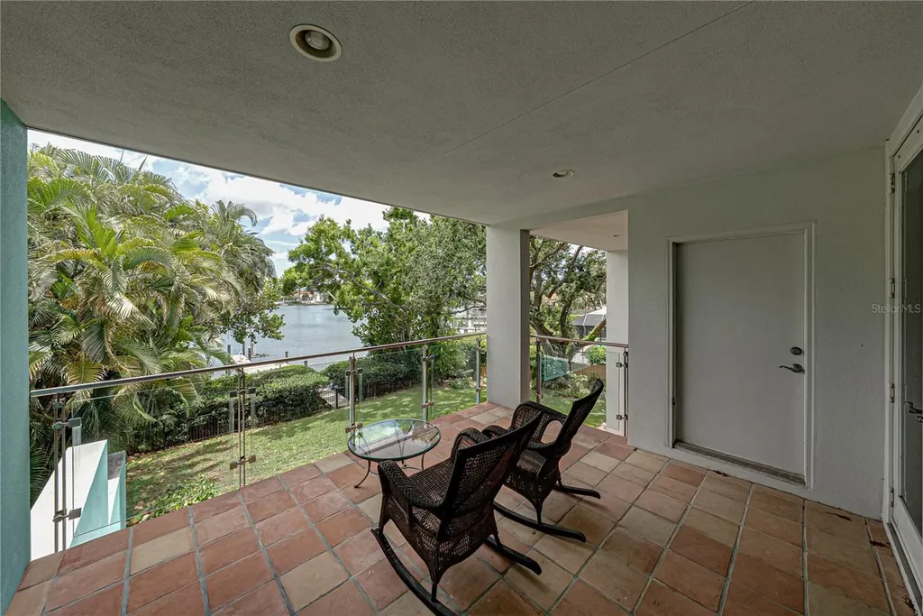 838 Monterey Boulevard NE St Petersburg FL 33704