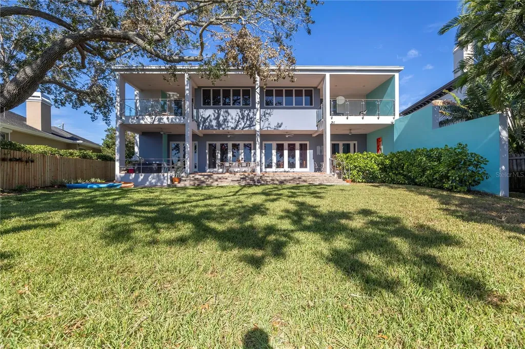 838 Monterey Boulevard NE St Petersburg FL 33704