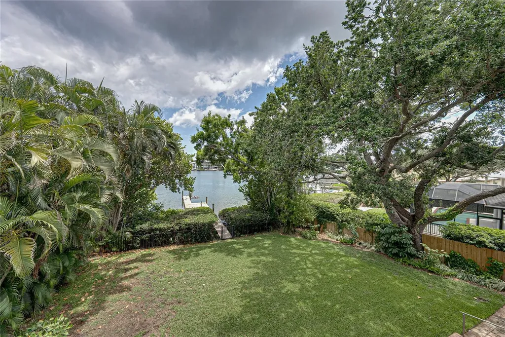 838 Monterey Boulevard NE St Petersburg FL 33704
