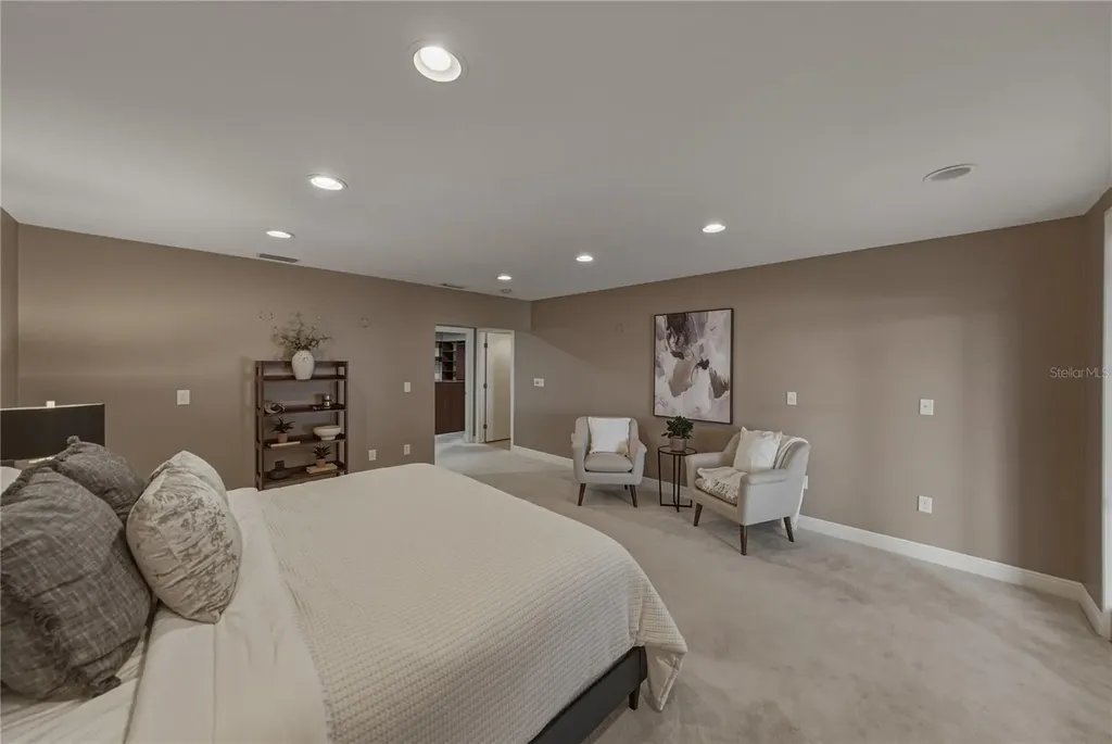 838 Monterey Boulevard NE St Petersburg FL 33704