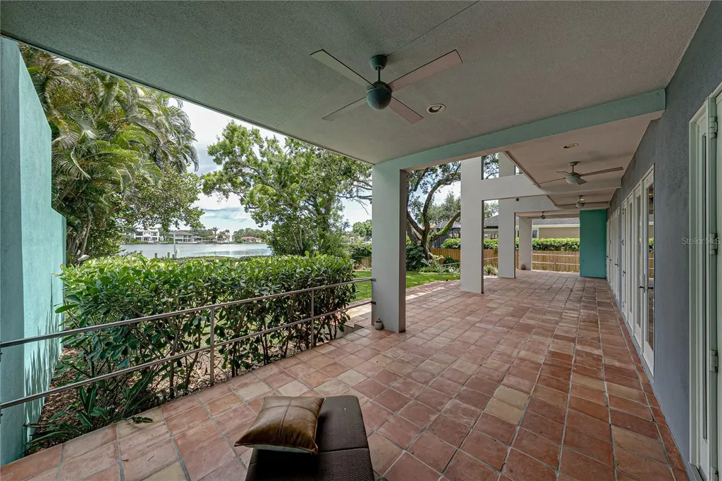 838 Monterey Boulevard NE St Petersburg FL 33704