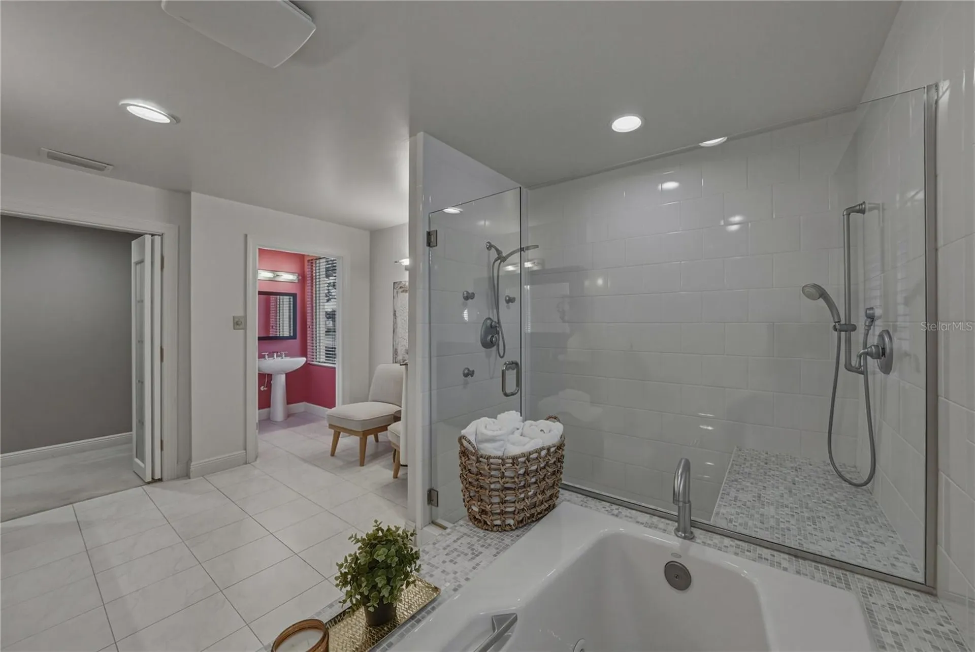 838 Monterey Boulevard NE St Petersburg FL 33704