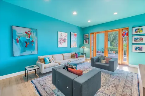 838 Monterey Boulevard NE St Petersburg FL 33704