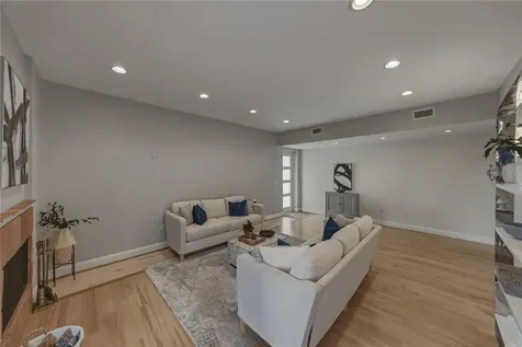 838 Monterey Boulevard NE St Petersburg FL 33704